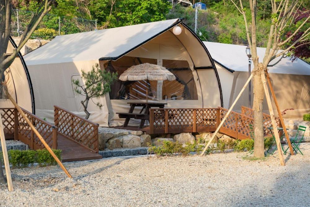 Hotel Inje Naerincheon Glamping Esterno foto