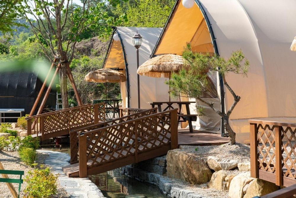 Hotel Inje Naerincheon Glamping Esterno foto