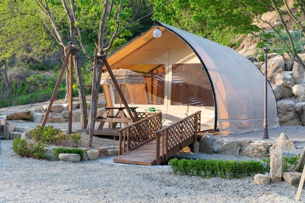 Hotel Inje Naerincheon Glamping Esterno foto