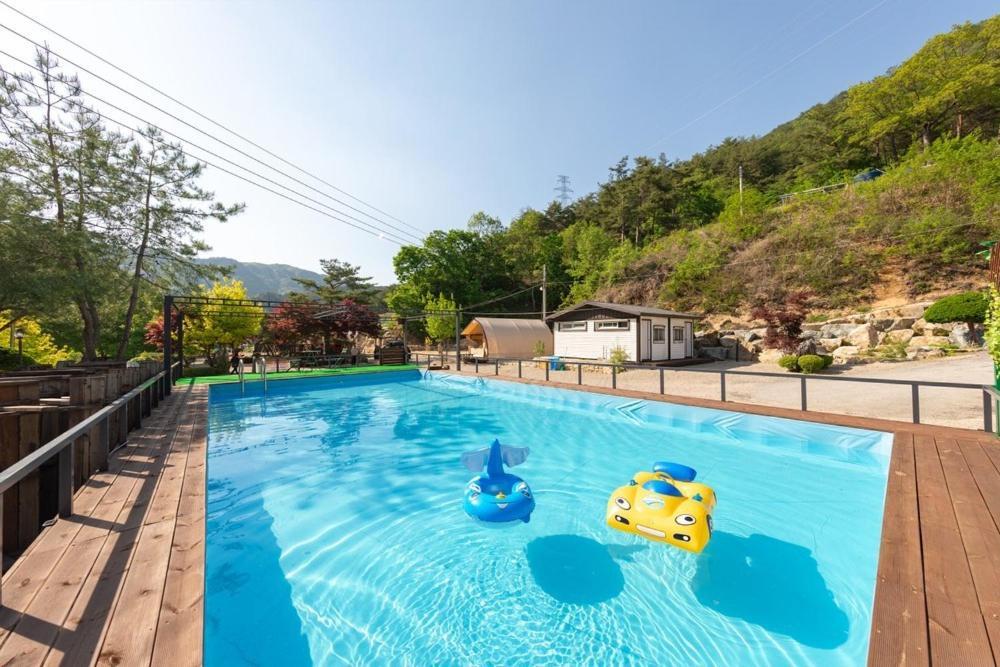 Hotel Inje Naerincheon Glamping Esterno foto