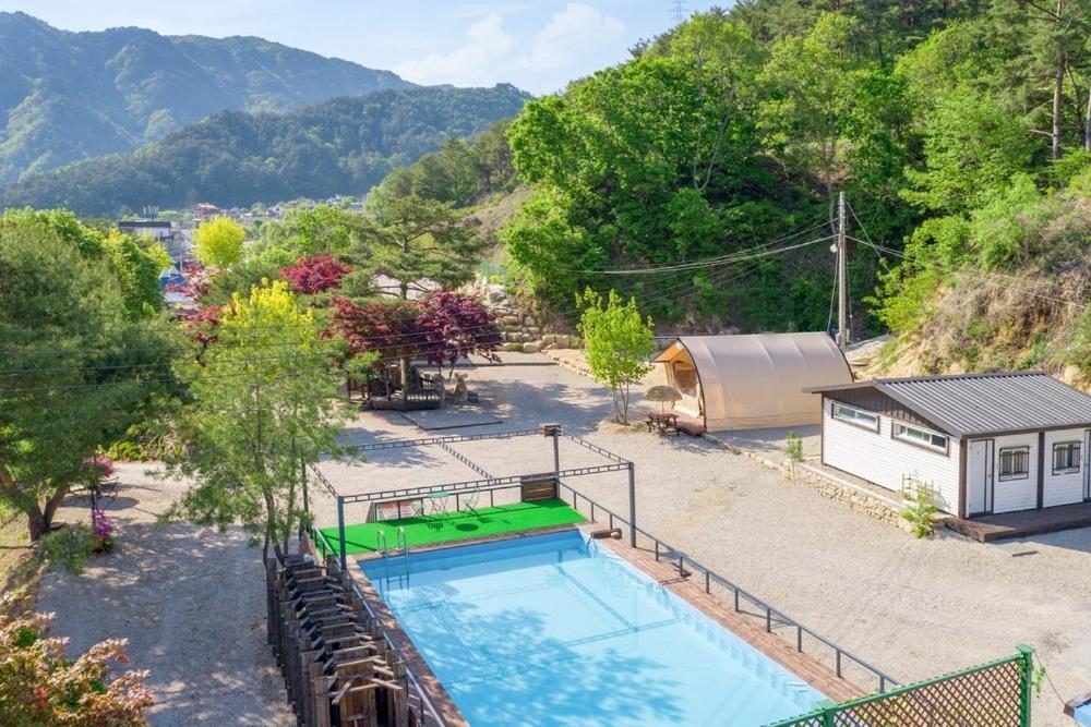 Hotel Inje Naerincheon Glamping Esterno foto