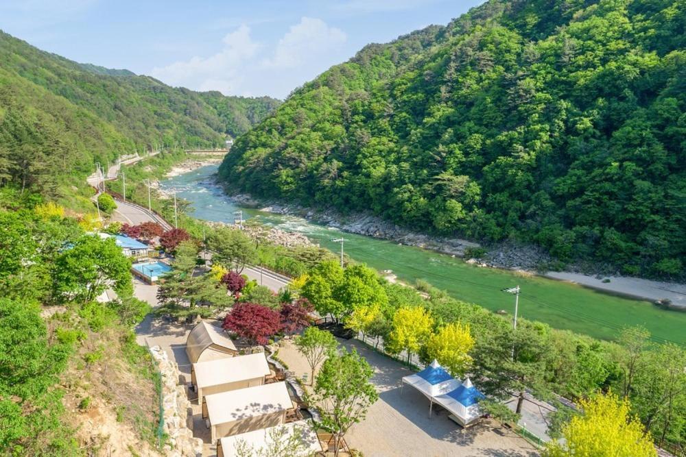 Hotel Inje Naerincheon Glamping Esterno foto