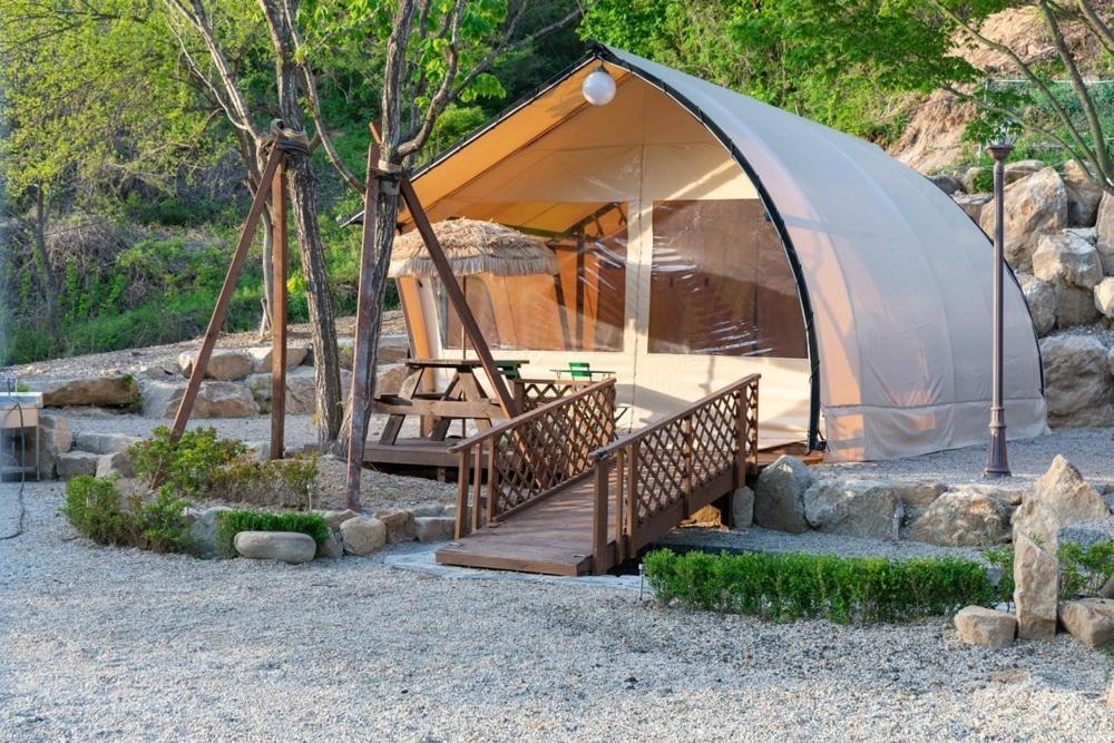 Hotel Inje Naerincheon Glamping Esterno foto